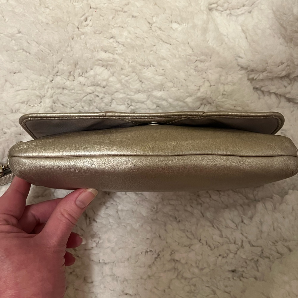 Coach Vintage Metallic Gold Large Wristlet Clutch Bag EUC - Picture 6 of 13